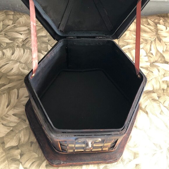 Vintage Hawaiian Handmade Rattan~Bamboo Box - Picture 7 of 11